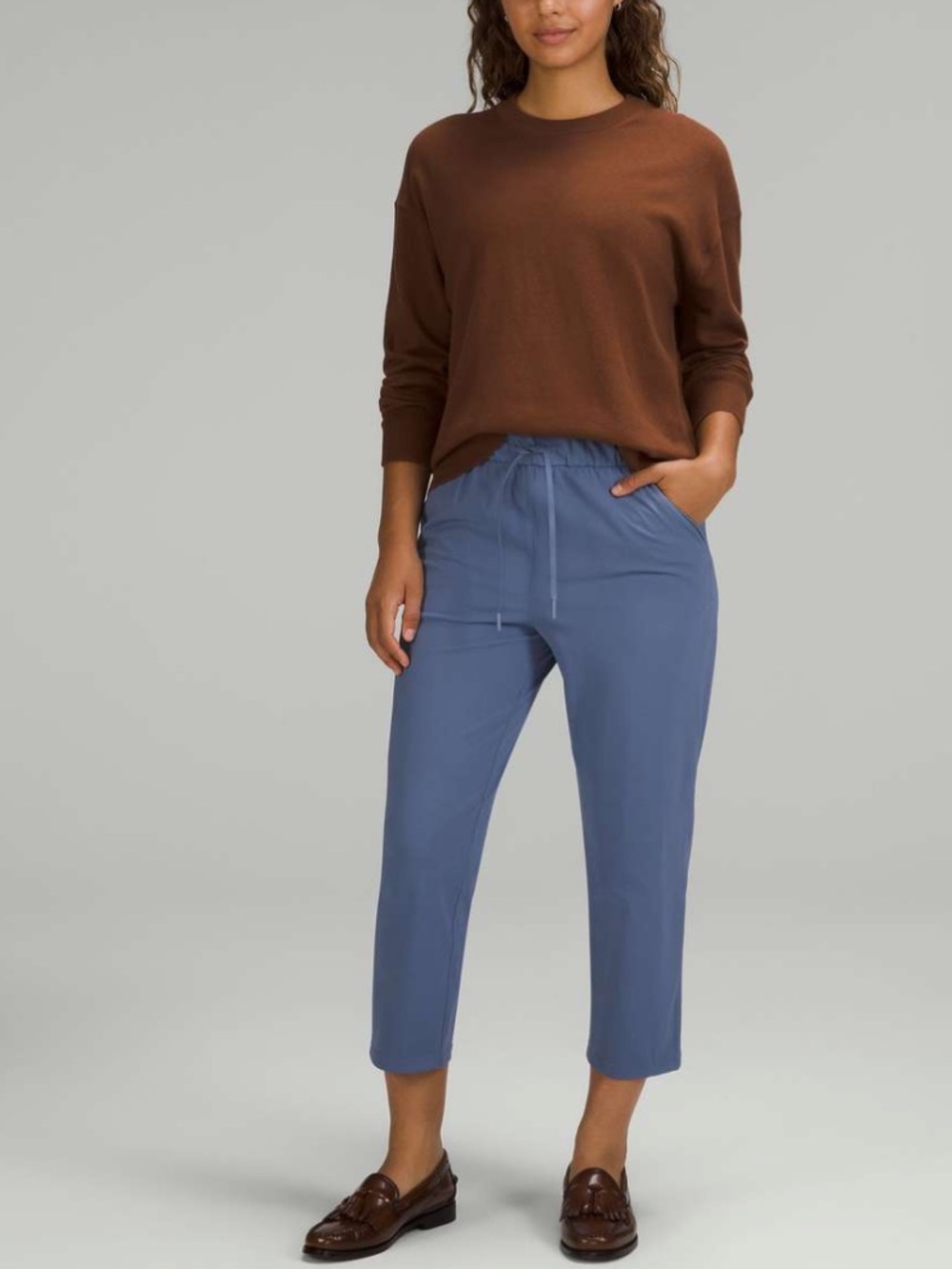 Lululemon Stretch High-Rise Crop in Water Drop color size 10